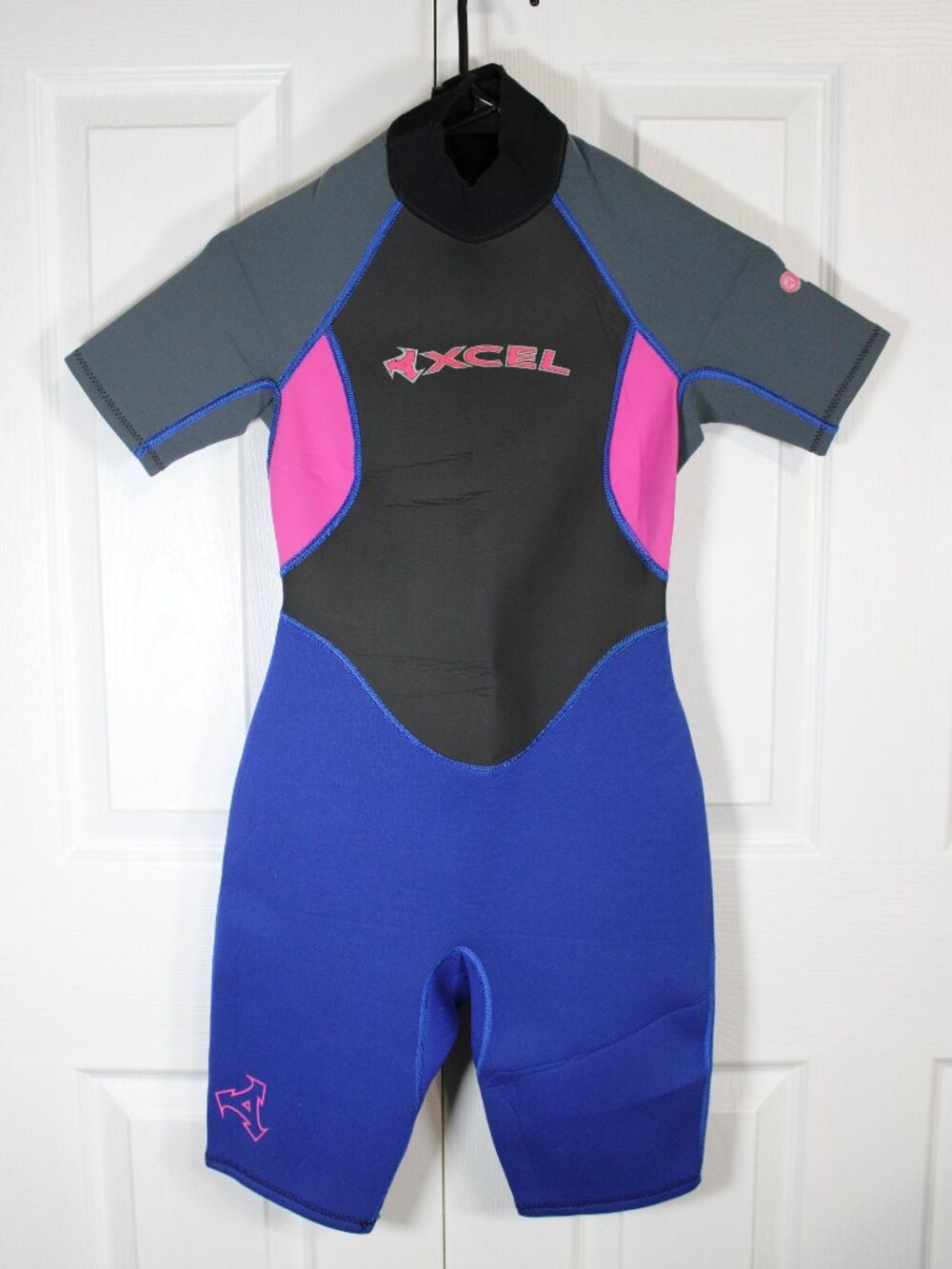 XCEL Hawaii Youth Shorty Wetsuit Size 4 Blue Pink Black Springsuit